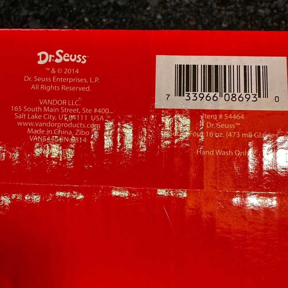 NIB The Grinch Smiles Glass Tumblers Dr. Seuss Vandor 16 Oz Drinking Item #54644